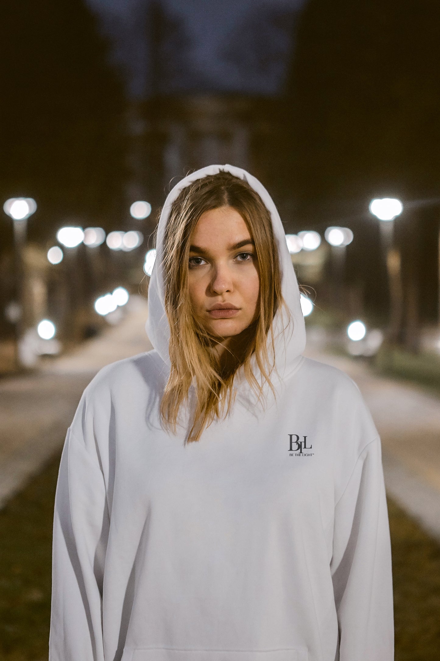 Be the light Cross Hoodie – White
